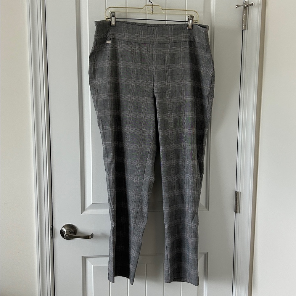 Avenue Plaid Pants in Black and Gray